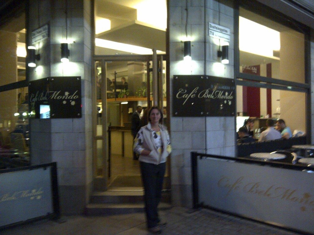 Cafe Beautiful World