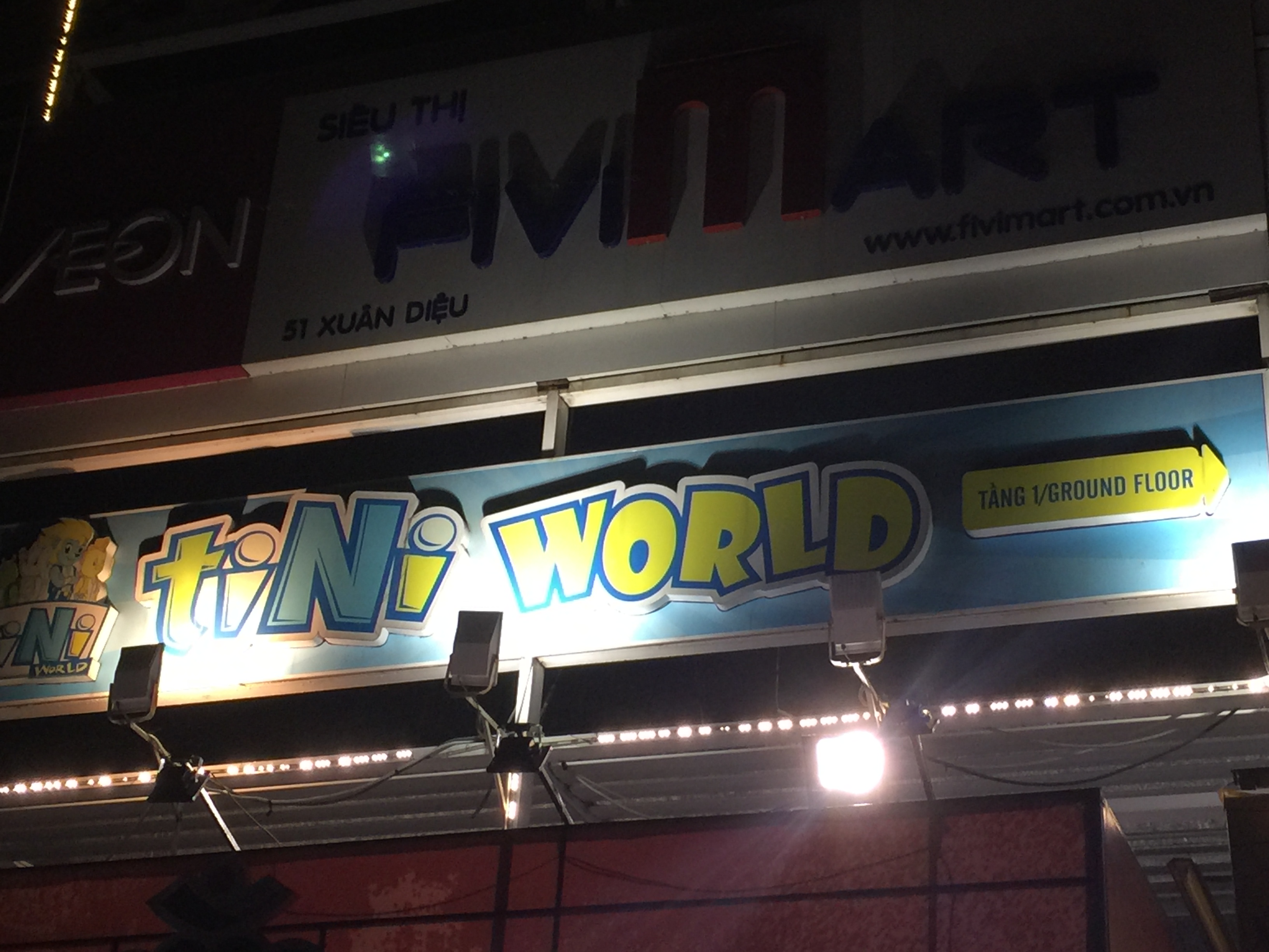 Tini World
